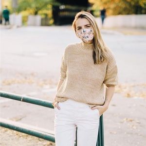Abel rose knit tunic size xs beige as seen on Jess Ann Kirby